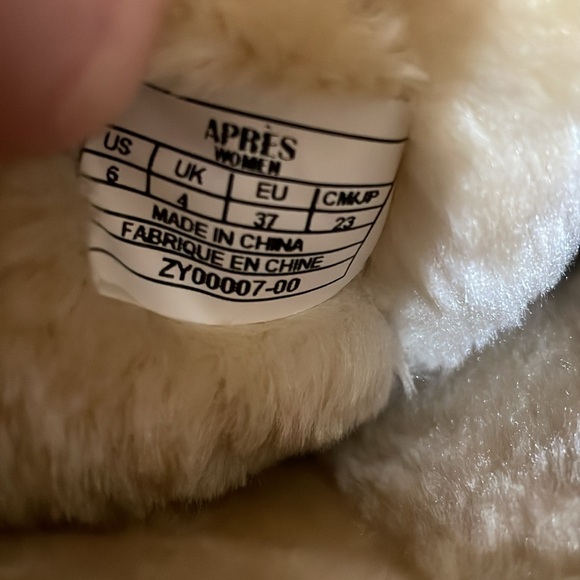 APRES By Lamo Faux Fur-Lined Boots Sz. 6 - Picture 10 of 10